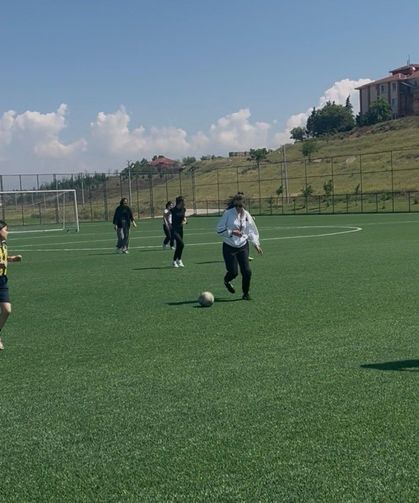 Beylikova Gençlik ve Spor İlçe Müdürlüğü tarafından ücretsiz kız futbol kursu açıldı
