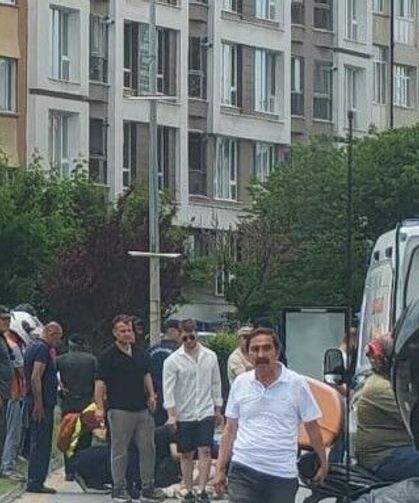 Motosikletin çarptığı 2 yaya yaralandı