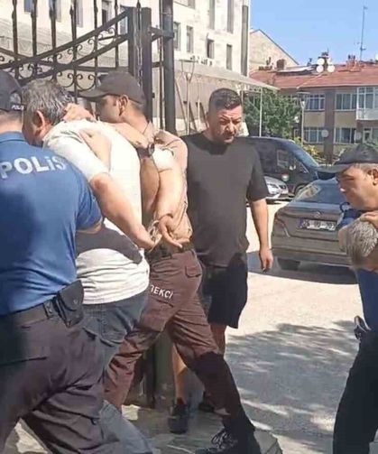 Okul girişinde bekçiyi darp eden 2 şahıs tutuklandı