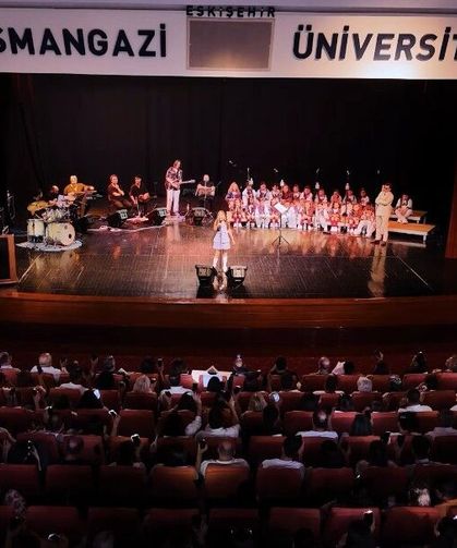 Çocuk Hematoloji ve Onkoloji Servisi'nde tedavi gören çocuklara miniklerden anlamlı destek