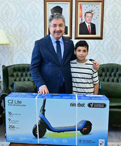 Eskişehir Valisi Dr. Erdinç Yılmaz, orman şehidinin evladı Batuhan'ın hayalini gerçekleştirdi