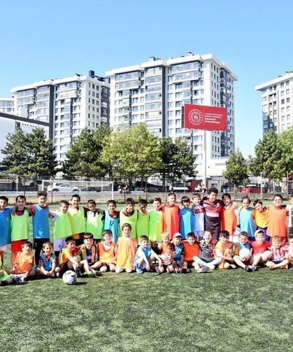 Eskişehir'de GSB Spor Okulları'nda futbol heyecanı hız kesmiyor