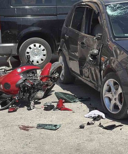 Eskişehir'de manevra yapan otomobile motosiklet yandan çarptı: 1 yaralı