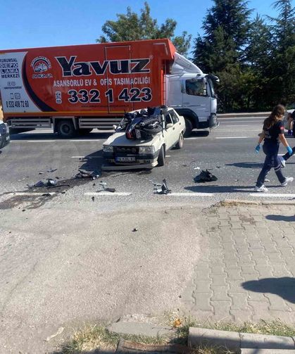 Eskişehir'de otomobil ile motosiklet çarpıştı: 3 yaralı