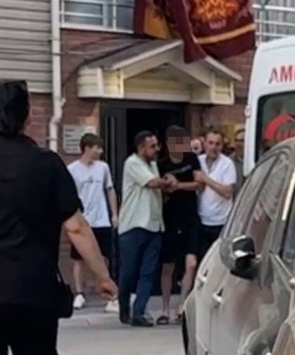 Kız arkadaşıyla tartışan genç fenalaştı