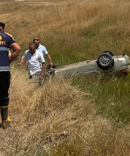 Konya-Eskişehir yolunda otomobil şarampole devrildi: 2 yaralı