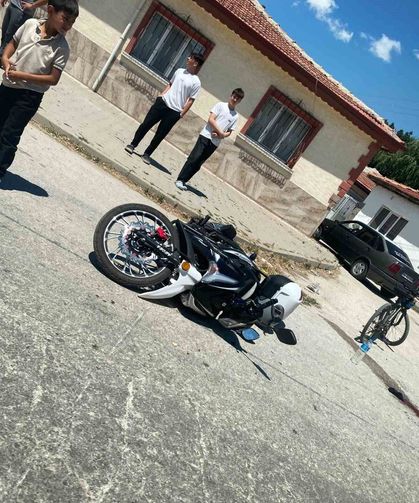Panelvan araç ile motosiklet çarpıştı: 1 yaralı