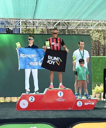 Sapanca Ultra Maratonu'na Eskişehirli sporcular damga vurdu
