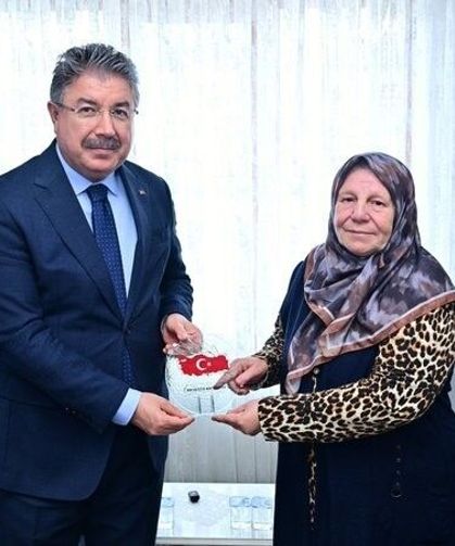 Vali Yılmaz, Merhum Kıbrıs Gazisi Tınmaz'ın ailesine taziye ziyaretinde bulundu