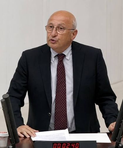 Utku Çakırözer Yeni Parti'nin Genel Başkan Yardımcısı Oldu
