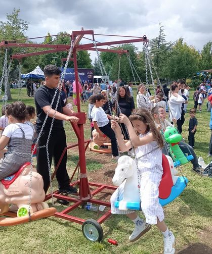 AK Parti Aile Pikniği'nde 25 bin yemek fişi 1 saatte tükendi