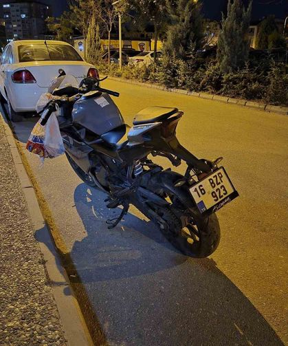 Alkollü sürücünün kullandığı motosiklet kaza yaptı: 2 yaralı