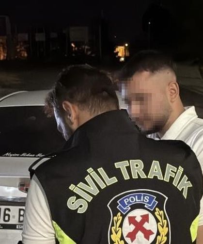 'Dur' ihtarına uymayan 19 yaşındaki alkollü sürücüye 202 bin TL ceza