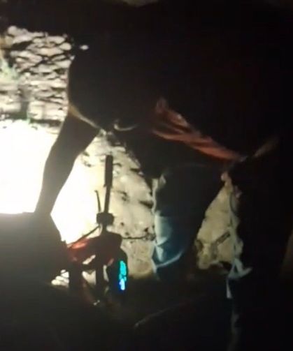 Engelli aracı ile kaza yapan vatandaşın yardımına vatandaşlar koştu