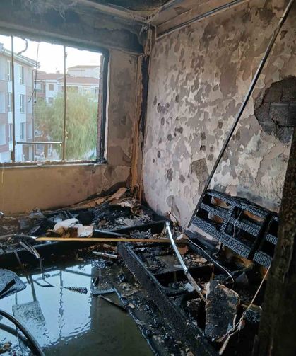 Eskişehir'de 2 katlı binada yangın: 5 kişi dumandan etkilendi