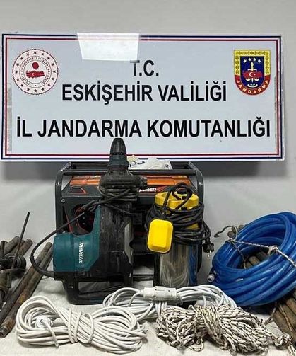 Eskişehir'de kaçak kazı yapan 5 şüpheli suçüstü yakalandı