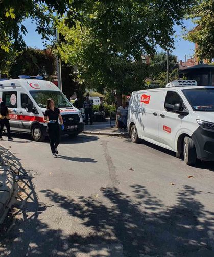 Hatalı park ambulansa geçit vermedi
