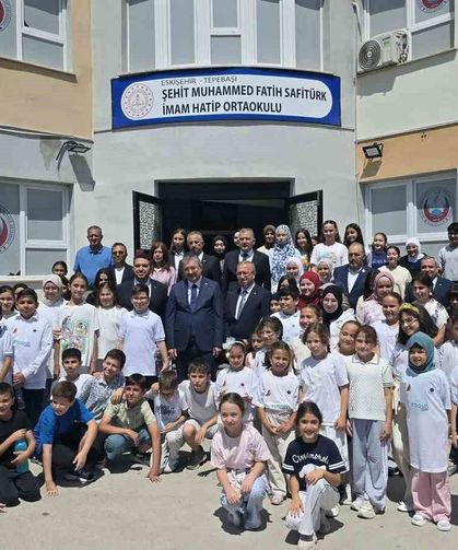 TÜGVA Eskişehir Yaz Okulu'na Vali Yılmaz'dan anlamlı ziyaret