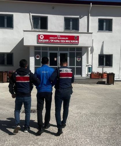 Eskişehir'de 47 yıl hapis cezası ile aranan şahıs yakalandı