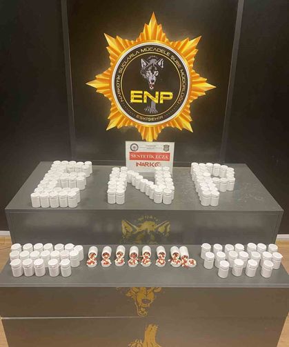 Eskişehir'de 8 bin 67 sentetik ecza hap ele geçirildi