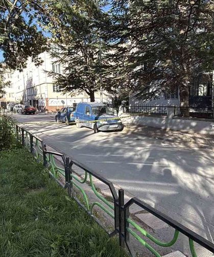 Eskişehir'de 'yan bakma' kavgasında 3 kişi yaralandı