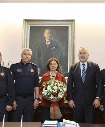 İtfaiyecilerden Başkan Ünlüce'ye anlamlı ziyaret