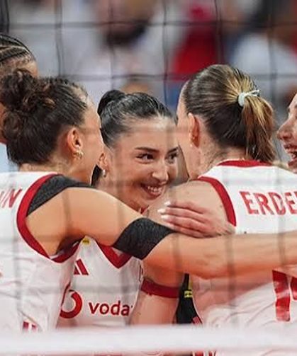 Milletvekili Hatipoğlu, Filenin Sultanları'nı tebrik etti