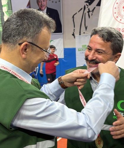 Eskişehir'de gençler 'Bağımlılığa Karşı Spor Yapın' etkinliğinde buluştu