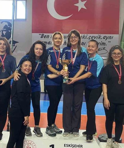 Eskişehir'de masa tenisi müsabakalarında dereceye giren takımlar belli oldu