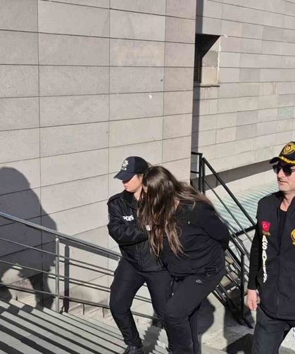 Evinde misafir ettiği şahsın bıçakla ölümüne ilişkin gözaltına alınan kadın tutuklandı