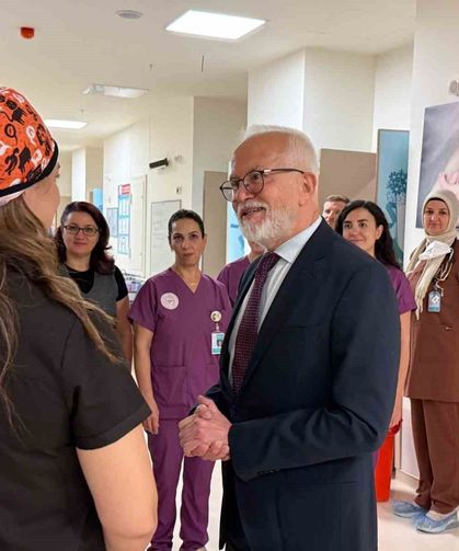 İl Sağlık Müdürü Bildirici, Şehir Hastanesi'ndeki Gebe Okulu ve Ebe Polikliniğini inceledi