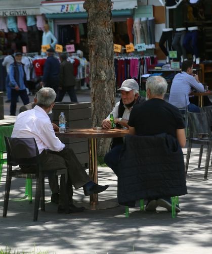 Kazım Kurt 'a  Tepki 15 ₺ çay satıp nasıl Zarar edersin