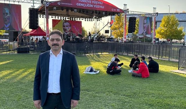 Murat Özcan Gençlik Yüzyılı Etkinliğinde Gençlerle buluştu