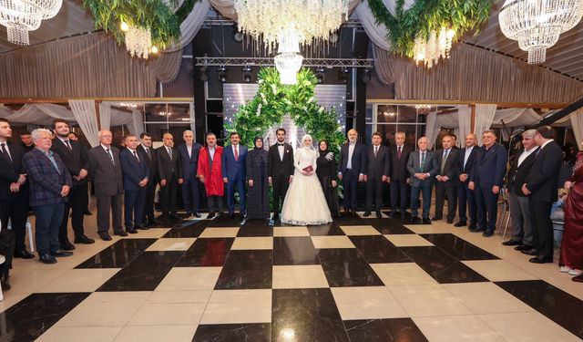 Salih Koca’nın Oğlunun  Düğününde  AK Parti Siyasetinin önde gelen isimleri biraraya geldi