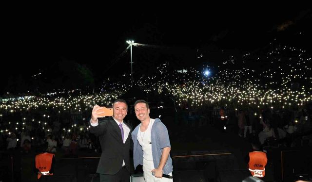 Oğuzhan Koç, Sivrihisar’da unutulmaz bir konser verdi