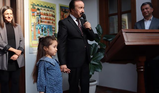 Bahattin Atak'ın "Elinde Fırça, Dilinde Müzik" isimli çizgi roman sergisi açıldı