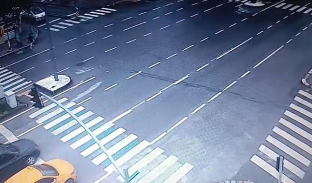 Kütahya’da 4.9 büyüklüğünde deprem ! Eskişehir 'de de hissedildi