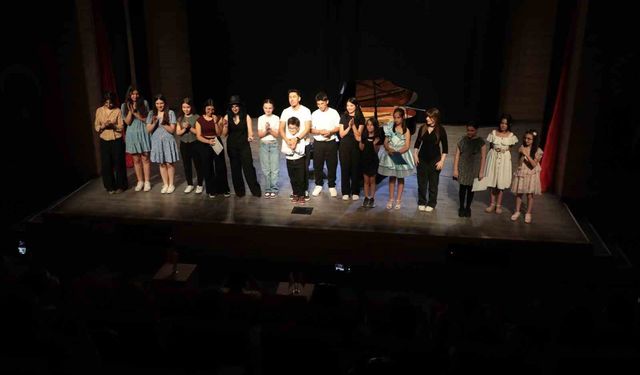 Odunpazarı Belediyesi Piyano Atölyesi’nden unutulmaz yıl sonu konseri