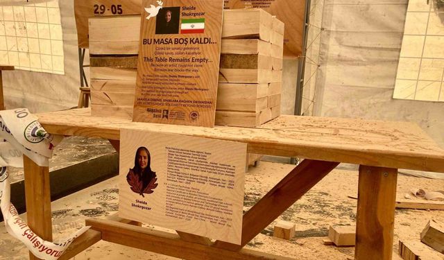 Bu masa savaş yüzünden boş kaldı