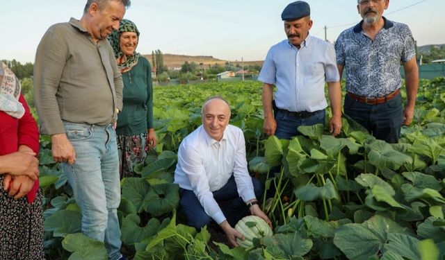 İl Müdürü Yüksel Çil Kızılinler Mahallesi'nde çiftçiler buluştu