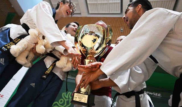 Anadolu Üniversitesi’nden Avrupa’da madalya yağmuru