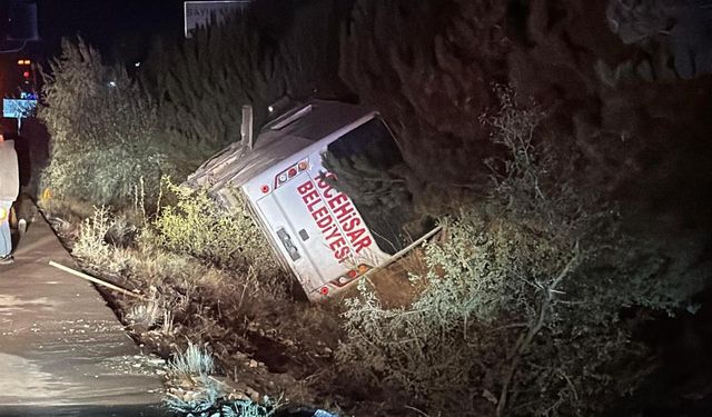 Şehir içi Ulaşım yapan Midibüs devrildi: 12 yaralı