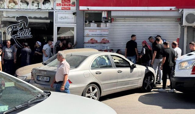 Çarptığı araç, 11 yaşındaki çocuğu duvara sıkıştırdı