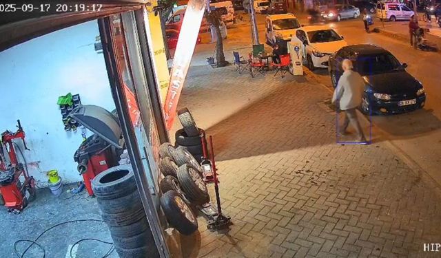 Alkollü sürücünün kullandığı otomobil elektrikli bisiklete çarptı: 1 yaralı