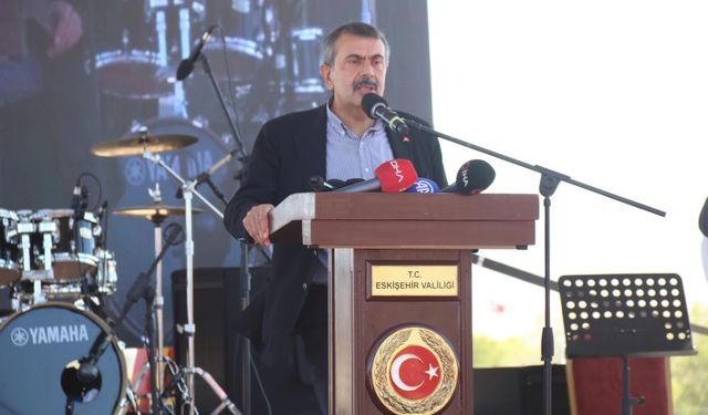 Bakan Tekin: "Milli ve yerli bir müfredat sistemi oluşturduk"