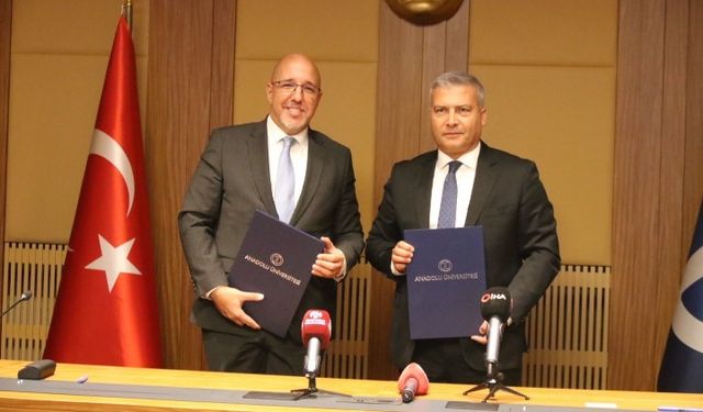 Anadolu Üniversitesi 4 bin 333 çalışanı için 111 bin 500 TL’lik rekor anlaşmaya imza attı