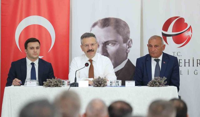 Vali Aksoy Han ilçesinde muhtarlarla buluştu