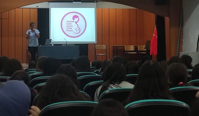 Eskişehir’de Kadın Sağlığı Projesi Okullarda Devam Ediyor