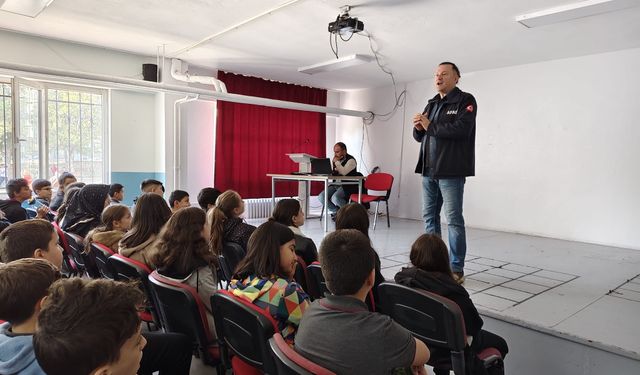 AFAD’dan öğrencilere afet ve yangın eğitimi