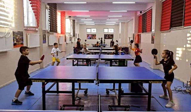 GSB Spor Okulları'nda masa tenisi çalışmaları devam ediyor